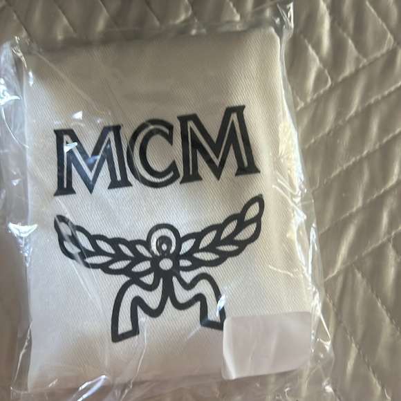 Brand new mcm - Picture 3 of 4